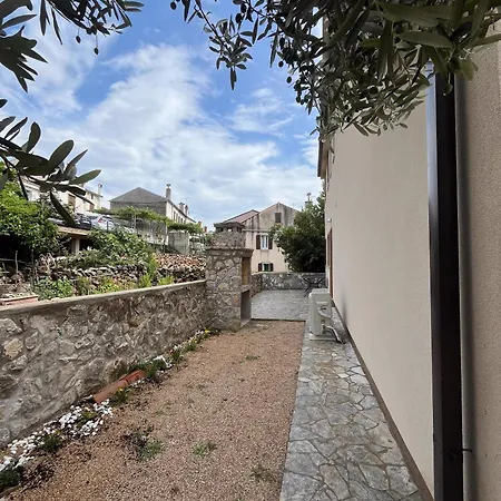 House Nina Semesterbostad *