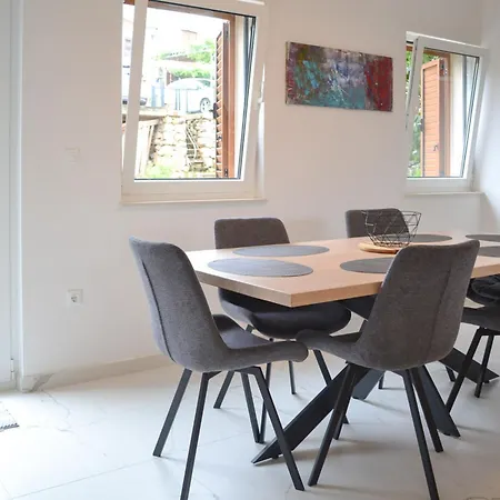 House Nina Пунат