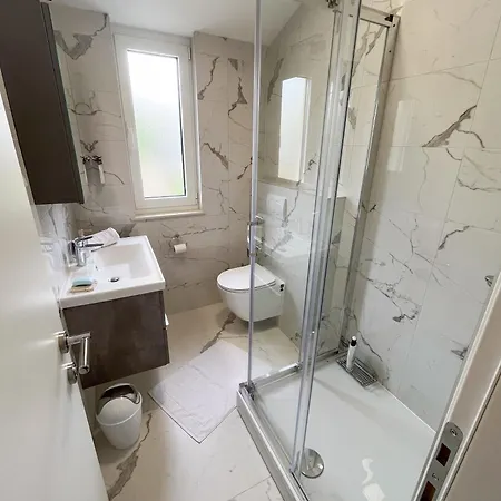 Semesterbostad House Nina *